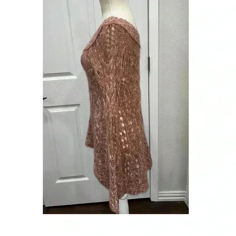 Free People Open knot Scoop neck sweater with flared sleeves, pink and white